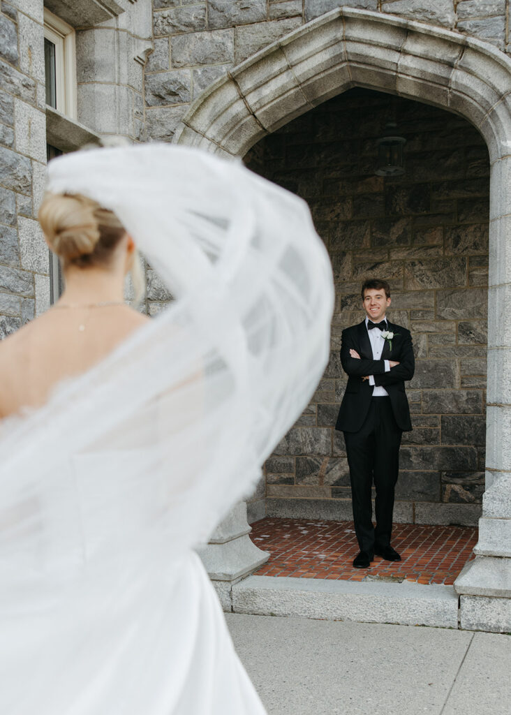 groom seeing his bride for the first time