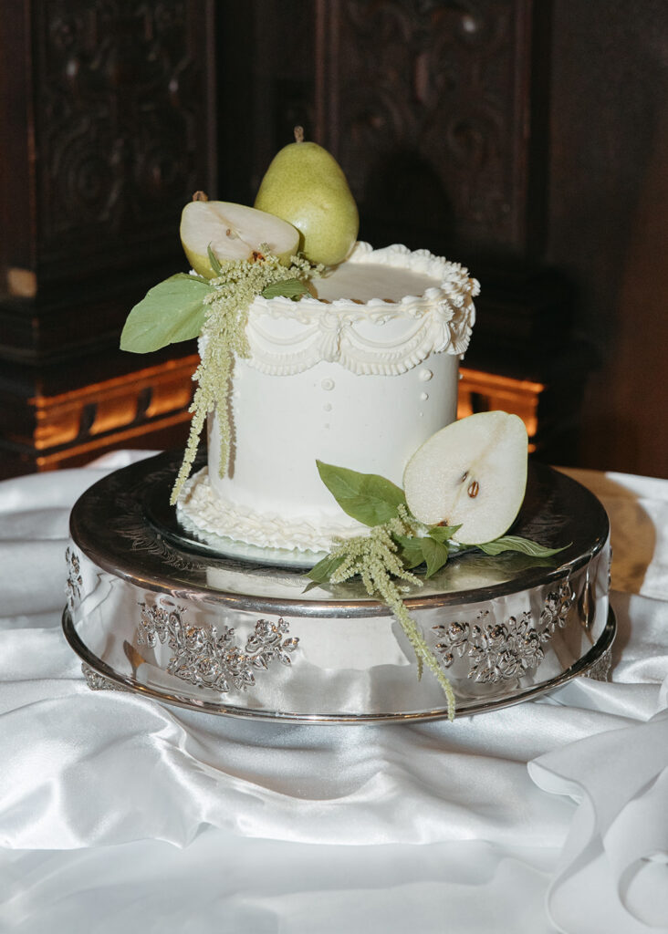 pear wedding cake